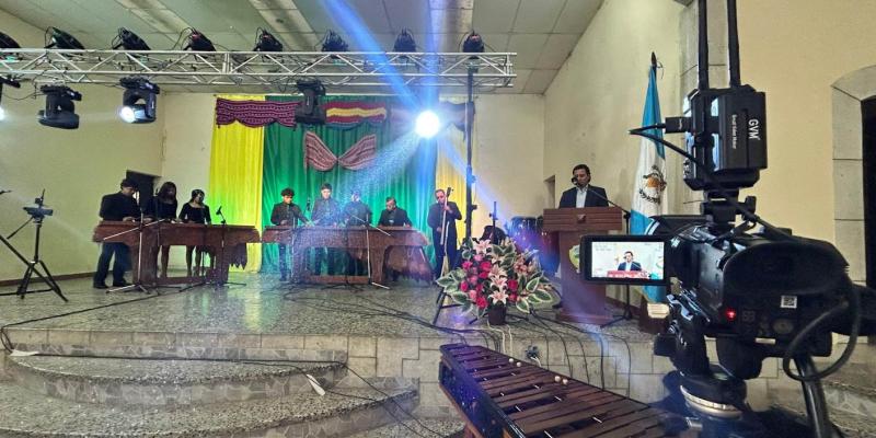 Chapinlandia Celebra el Día de la Marimba en Vivo desde Xela