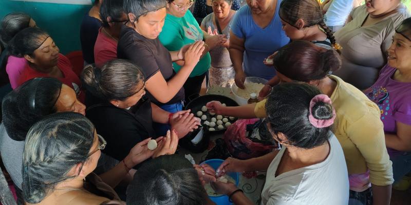 Entre buñuelos y aprendizaje impulsan emprendimientos de alimentación saludable
