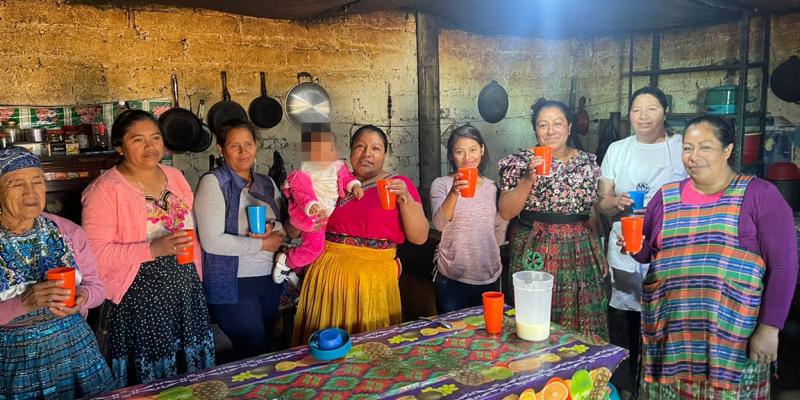 Mujeres de Olintepeque aprenden manejo higiénico de alimentos