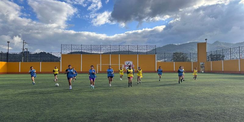 Programa Juego Limpio fomenta el deporte en San Cristóbal Verapaz