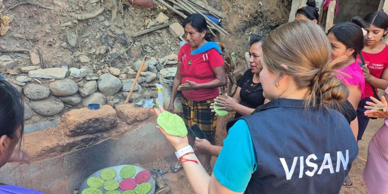 Promueven el plato saludable y la olla familiar en comunidad de Chiquimula
