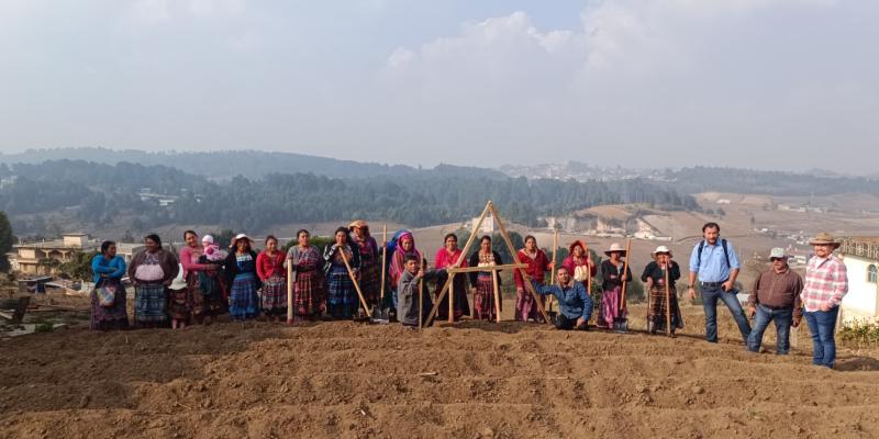 Promueven prácticas sostenibles para la protección de suelos en Olintepeque, Quetzaltenango 