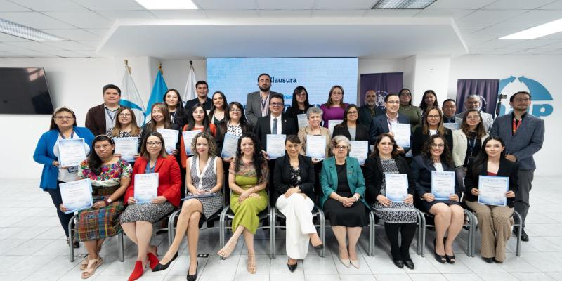 Integrantes de la Red de Directores de Cooperación que cursaron el diplomado.