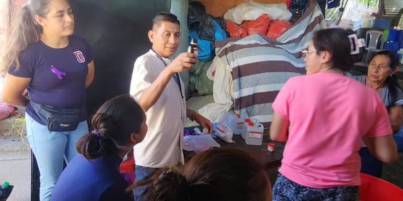 Comunitarias de Santa Rosa aprenden de salud y empresarialidad