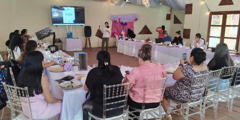 Mujeres lideran acciones contra la desnutrición en Santa Rosa