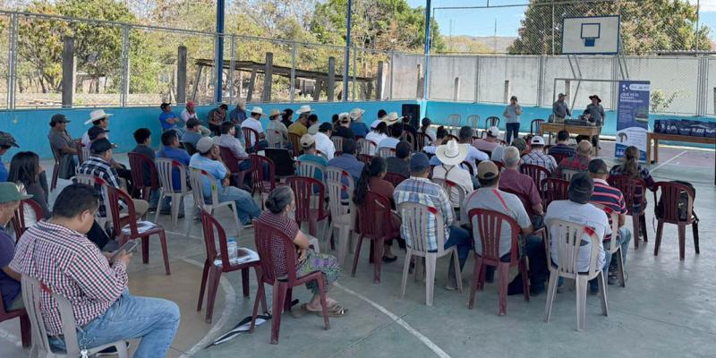Capacitan a productores y estudiantes para la prevención del Gusano Barrenador