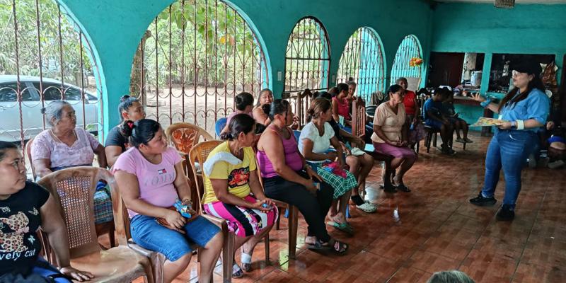 Familias de Escuintla fortalecen su alimentación desde la comunidad