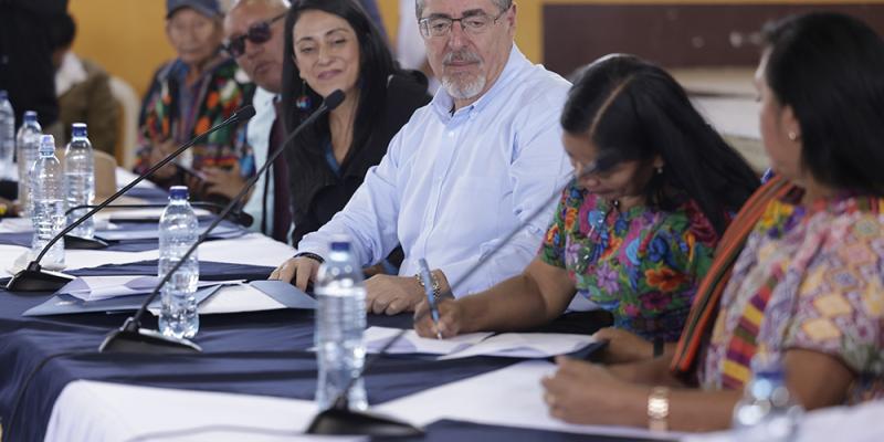 Gobierno de Guatemala y autoridades del Consejo Maya K’iche’ de Quetzaltenango firman agenda de trabajo conjunto