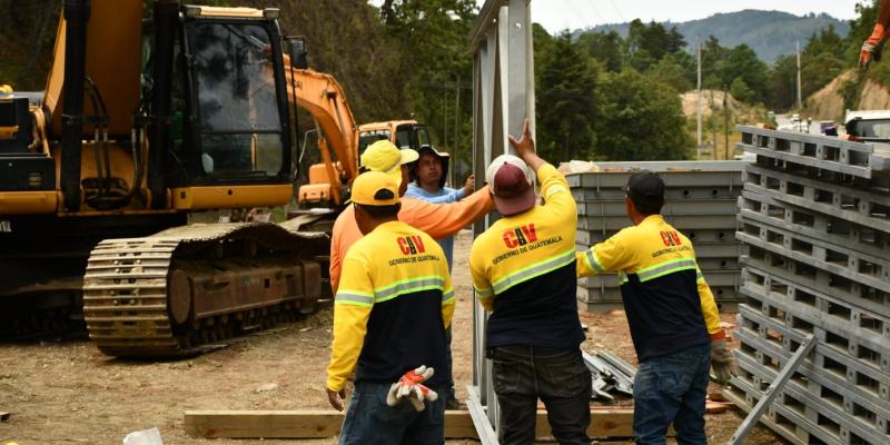 Inicia montaje de puente modular para restablecer conexión en San Jerónimo, Baja Verapaz