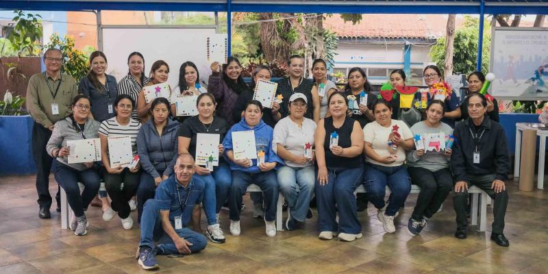Expresión artística fortalece la formación de participantes del Diplomado de Niñeras  