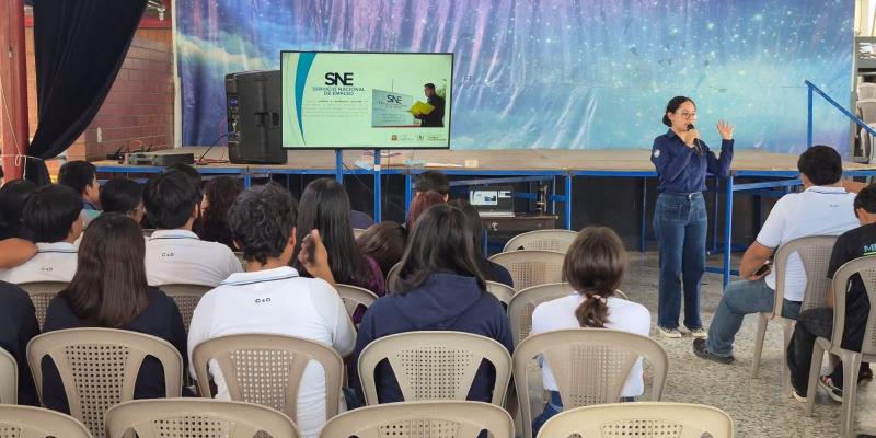 Mintrab brinda orientación laboral a 460 jóvenes