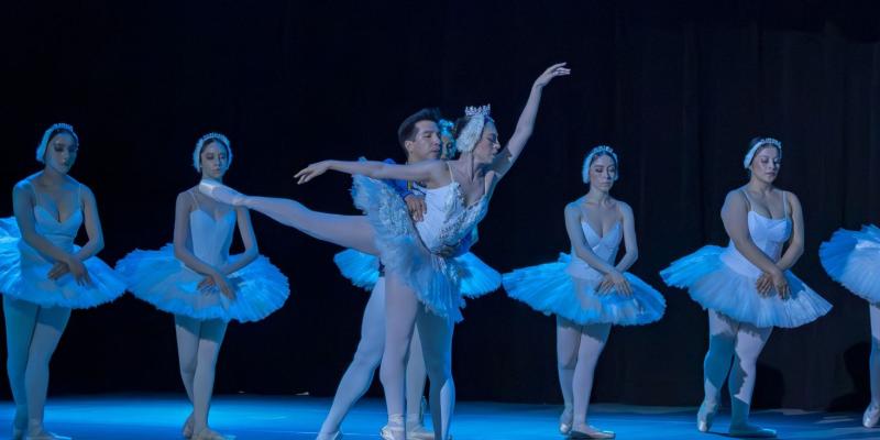 El Ballet Nacional de Guatemala deslumbra con “El Lago de los Cisnes” en una velada histórica para el Colegio Americano